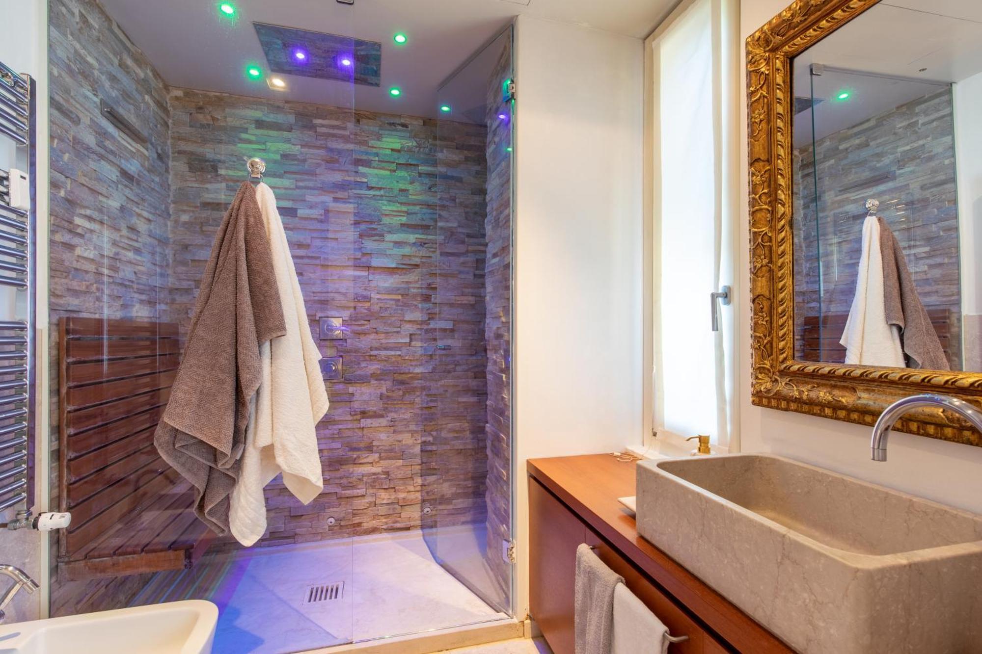 Porta Venezia- design apartment, 2-bedrooms, Netflix, wifi Milaan Buitenkant foto